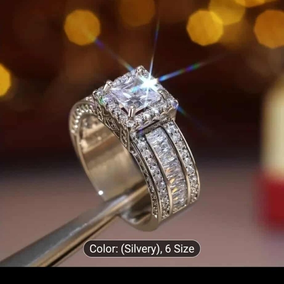 Elegant Silver Women's Ring - Picture 1 of 4